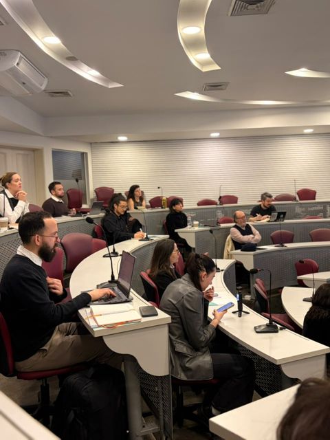 Público durante la conferencia inaugural